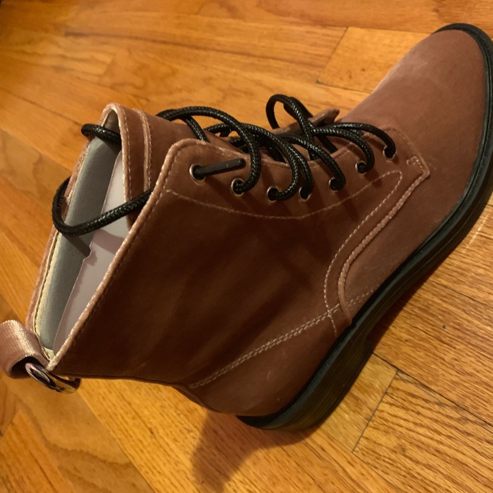Dolce vita boots brand new in the box
